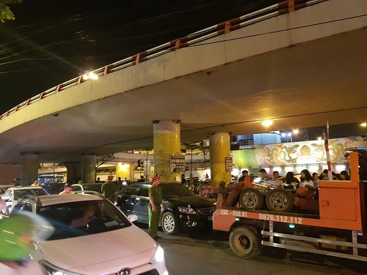 Phố cổ đông nghẹt trong buổi tối ngày lễ Quốc khánh 2/9