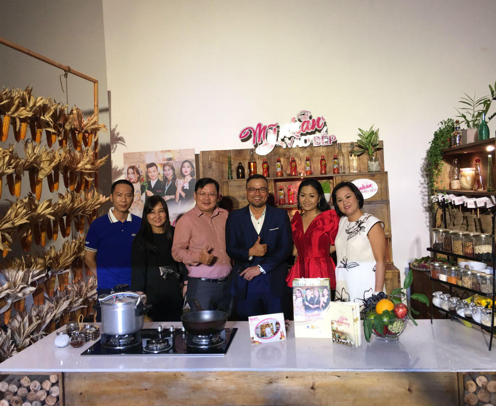 Cùng khám phá ẩm thực Việt với "Mỹ nhân vào bếp"