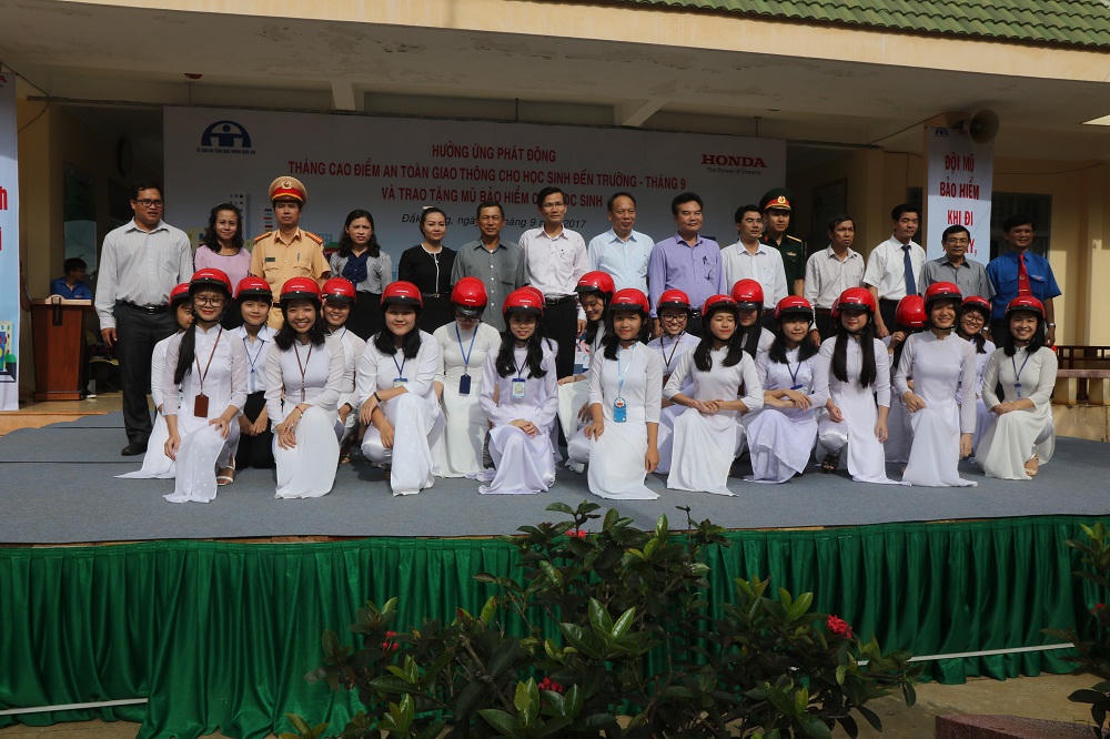 Đăk Nông: Phát động tháng cao điểm an toàn giao thông cho học sinh đến trường