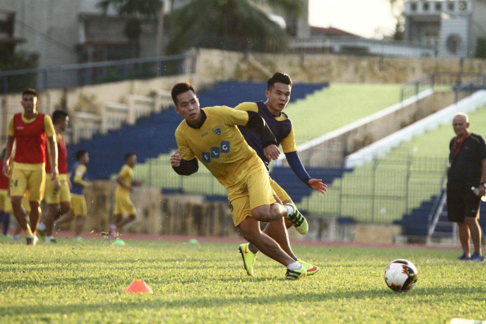 FLC Thanh Hóa vẫn đang dẫn dắt cuộc đua vô địch