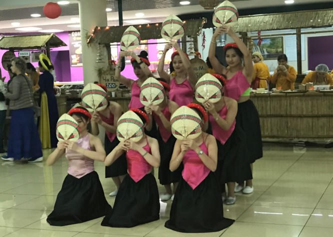 Rực rỡ Festival thức ăn đường phố Việt tại Nga