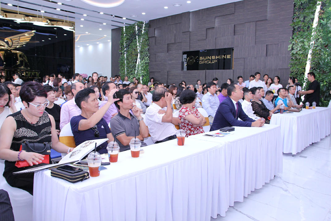 Say đắm cùng “Dạ tiệc mùa thu” tại khu vườn Sunshine City