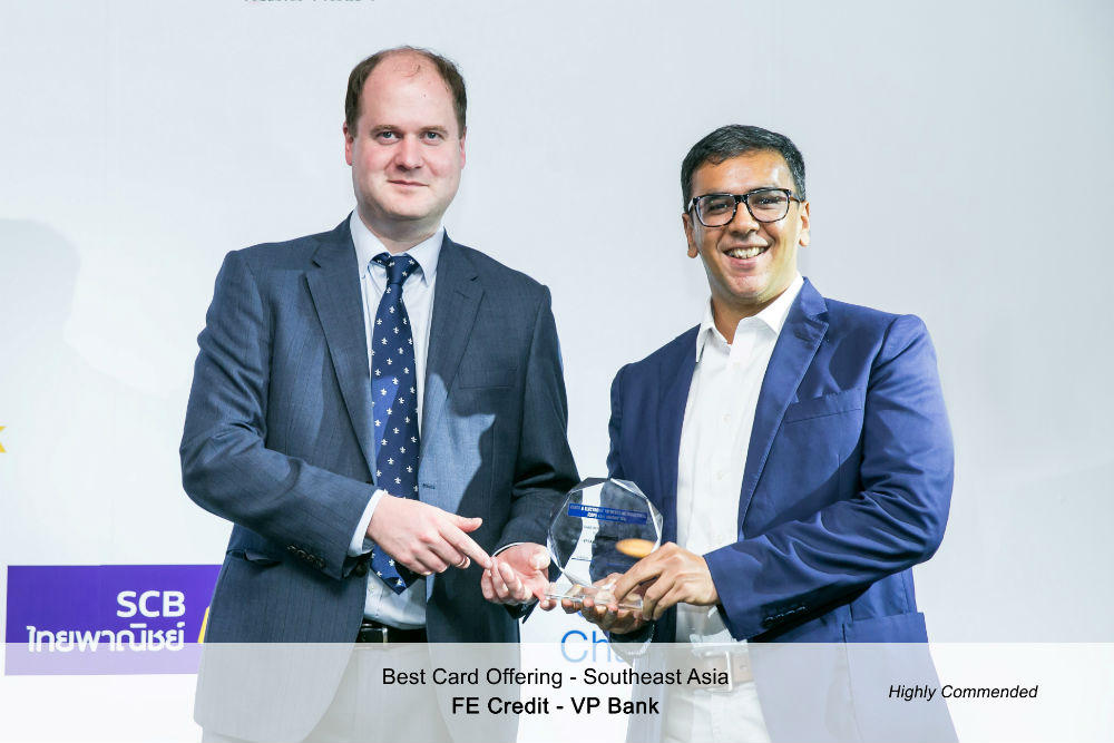 FE CREDIT vinh dự nhận 2 giải tại Giải thưởng Châu Á về Thẻ và Thanh toán Điện tử Quốc tế 