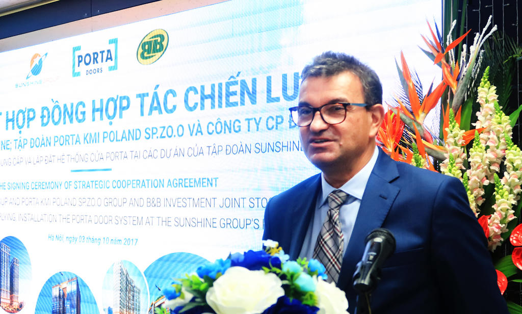 Nâng cao chất lượng công trình, Sunshine Group “bắt tay” với Tập đoàn cửa hàng đầu châu Âu 