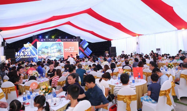 Mua nhà đẹp, bất ngờ trúng xe “chất lừ” từ Vinhomes Thăng Long