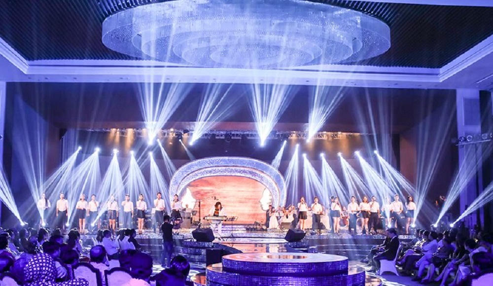 "Đêm tự tình" của cặp tình nhân âm nhạc Phi Nhung - Quang Lê