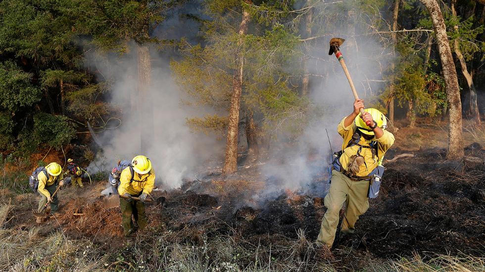 California (Mỹ): Những chiến binh chống giặc lửa trong trận cháy rừng lịch sử