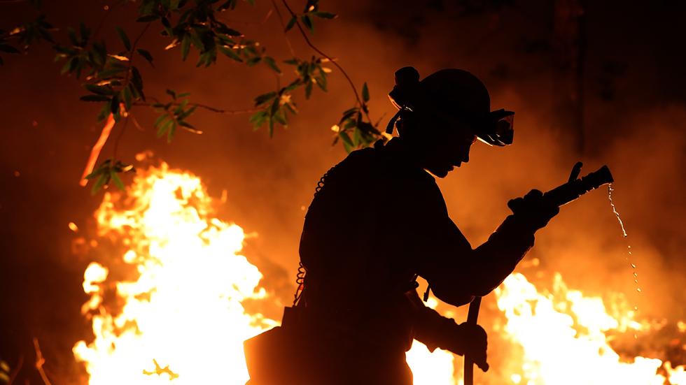 California (Mỹ): Những chiến binh chống giặc lửa trong trận cháy rừng lịch sử