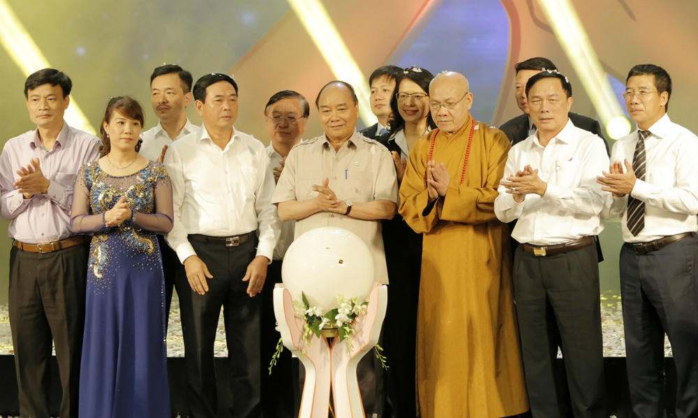 Tập đoàn FLC chung tay cùng tháng cao điểm "Vì người nghèo" năm 2017 