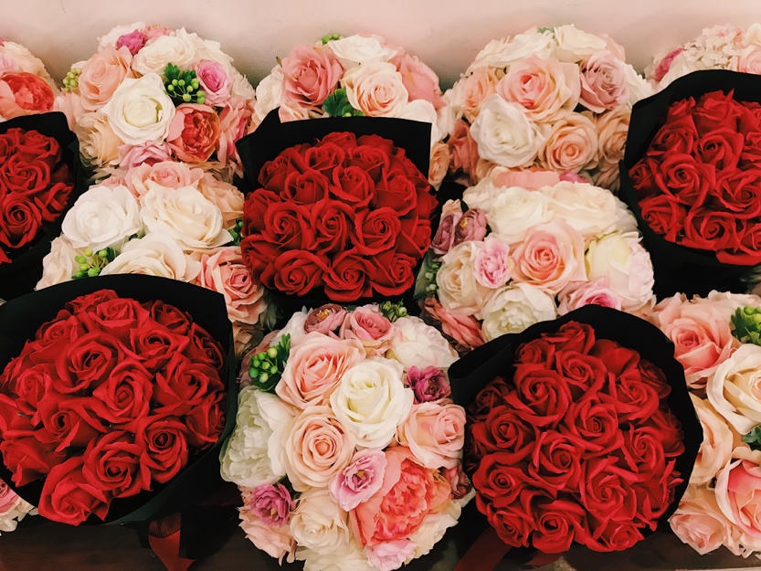 Vincom tôn vinh phụ nữ Việt với kim cương & hoa hồng