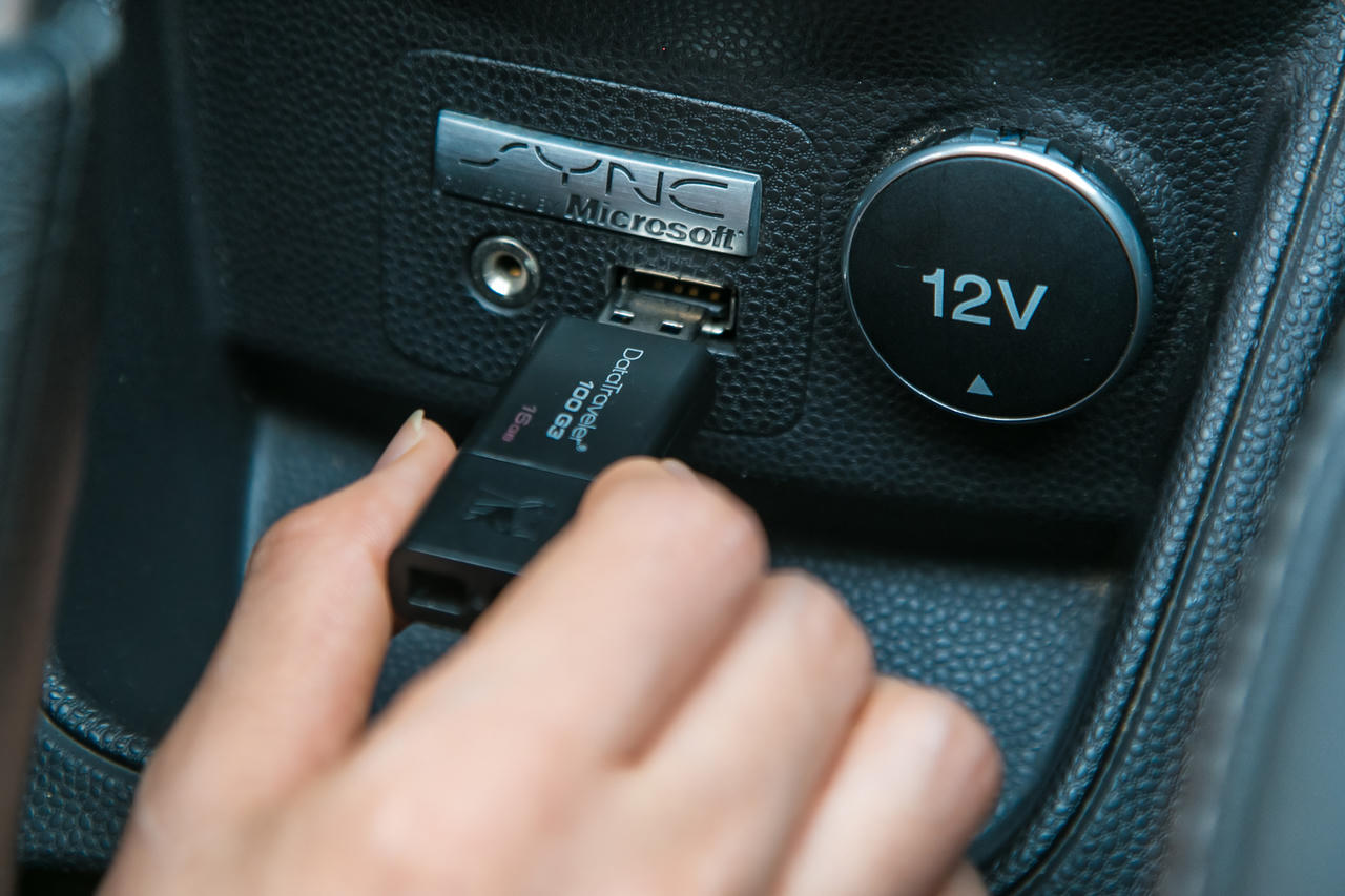 Bí kíp thư giãn khi lái xe trong phố dành cho chị em