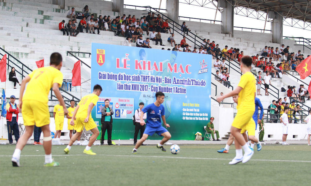 Tưng bừng khai mạc giải bóng đá học sinh Hà Nội tranh Cup Number 1 Active