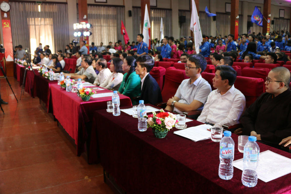 Khát vọng Lạc Hồng 2017: Khuấy động không khí chào đón tân sinh viên cùng nghệ sĩ Xuân Bắc