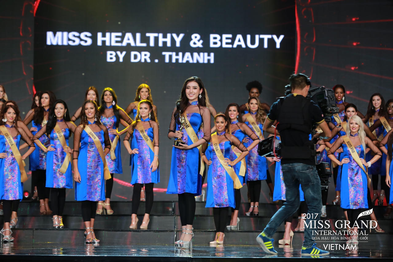 Nhan sắc tươi tắn của Hoa hậu Hòa bình Thế giới 2017 người Peru