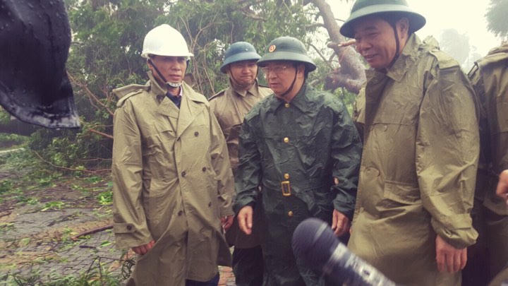 Phó Thủ tướng thị sát, chỉ đạo khắc phục hậu quả bão số 12