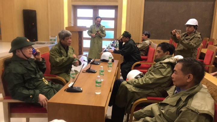 Phó Thủ tướng thị sát, chỉ đạo khắc phục hậu quả bão số 12