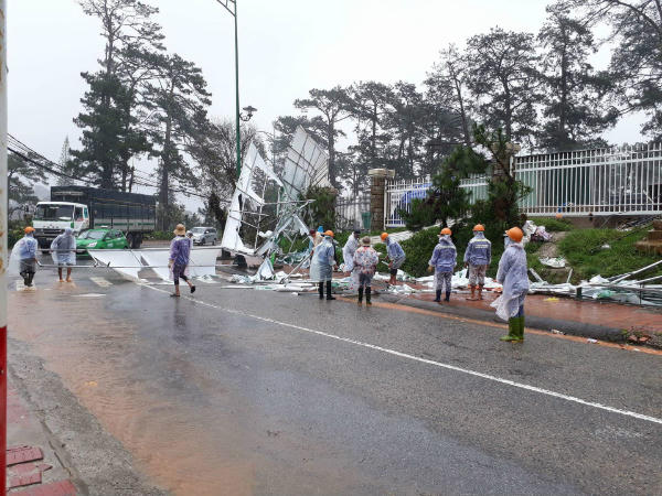 Lâm Đồng: Mưa lớn do ảnh hưởng bão số 12, học sinh được nghỉ học ngày 4/11