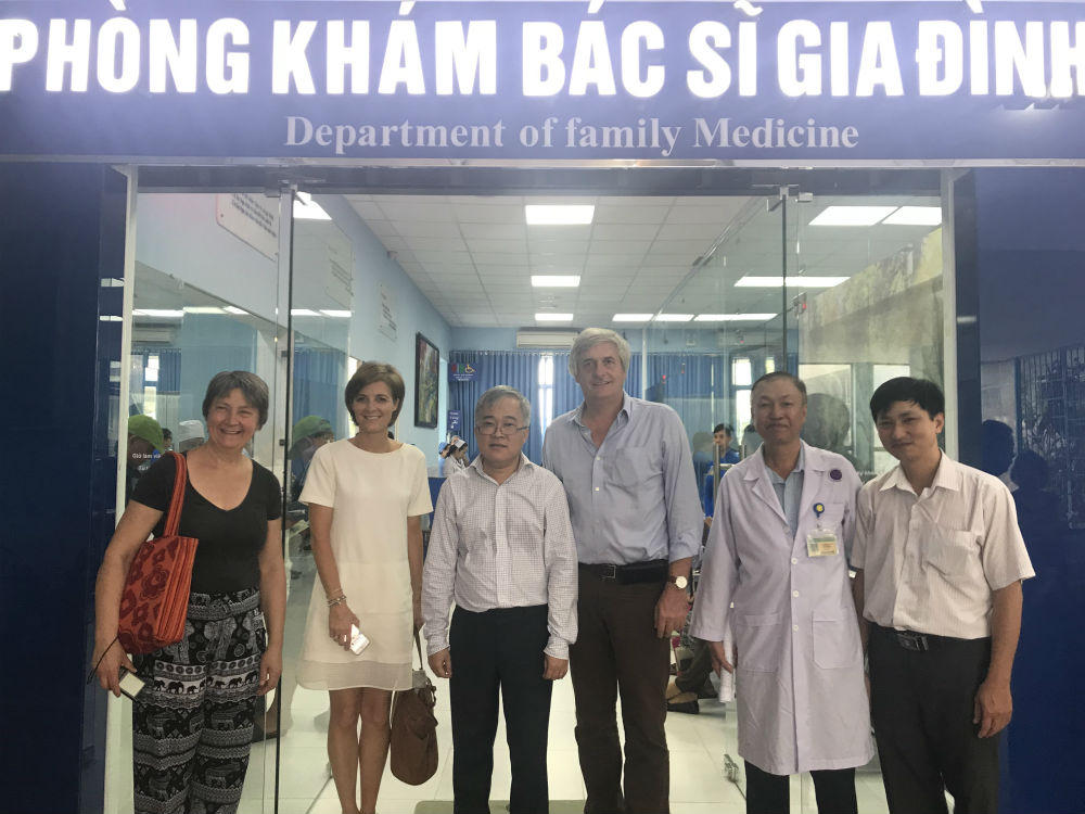 Đoàn bác sỹ gia đình - Vương Quốc Bỉ thăm mô hình BSGĐ tại Bệnh viện Quận 10