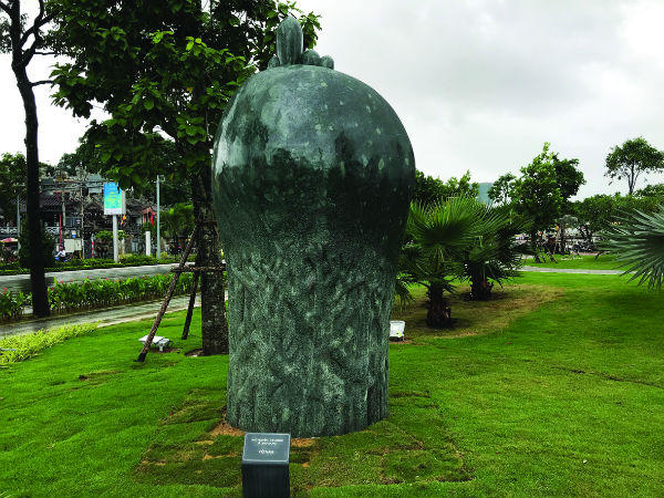 Đà Nẵng: Độc đáo Công viên tượng APEC