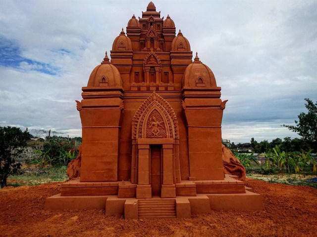 Lạc vào xứ sở thần tiên ở Công viên tượng cát “Forgotten Land”