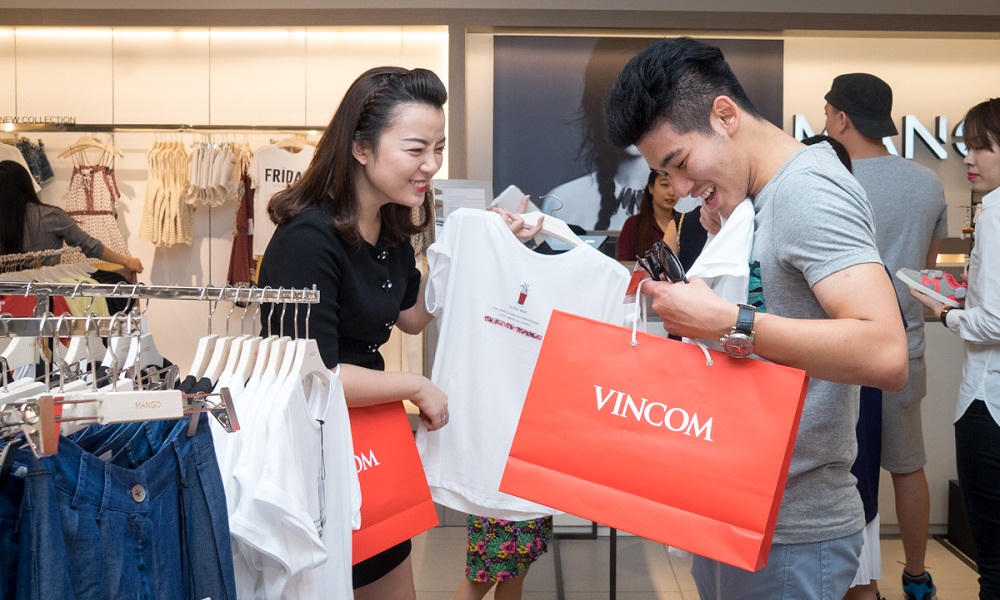 Gần 2.000 gian hàng ngập tràn ưu đãi trong dịp Vincom Black Friday 2017