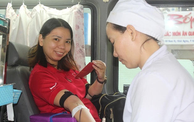 Nhân viên Home Credit tích cực hiến máu nhân đạo