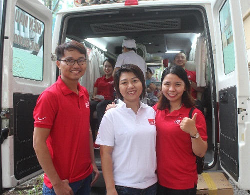 Nhân viên Home Credit tích cực hiến máu nhân đạo