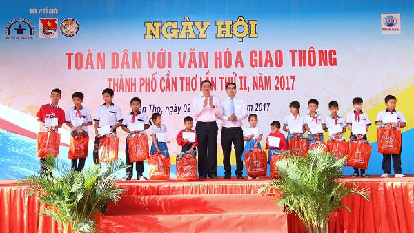 Cần Thơ: Nhiều hoạt động tuyên truyền trong Ngày hội Toàn dân với Văn hóa giao thông
