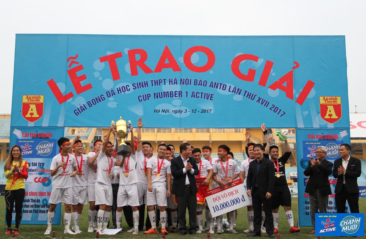 Đường đến ngôi vô địch giải bóng đá học sinh Hà Nội của Trường THPT Nguyễn Thị Minh Khai