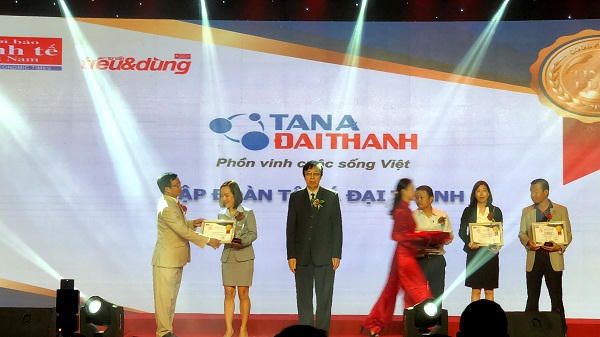 Máy lọc nước R.O Tân Á đạt Top 10 Sản phẩm Tin & Dùng Việt Nam 2017