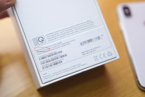 Mở hộp iPhone X chính hãng, MobiFone bán giá từ 15 triệu