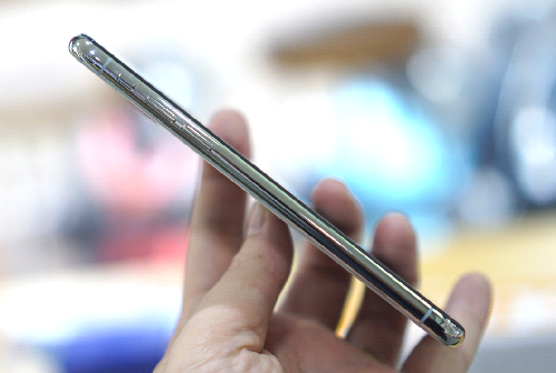 Mở hộp iPhone X chính hãng, MobiFone bán giá từ 15 triệu