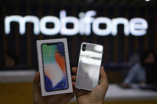 Mở hộp iPhone X chính hãng, MobiFone bán giá từ 15 triệu