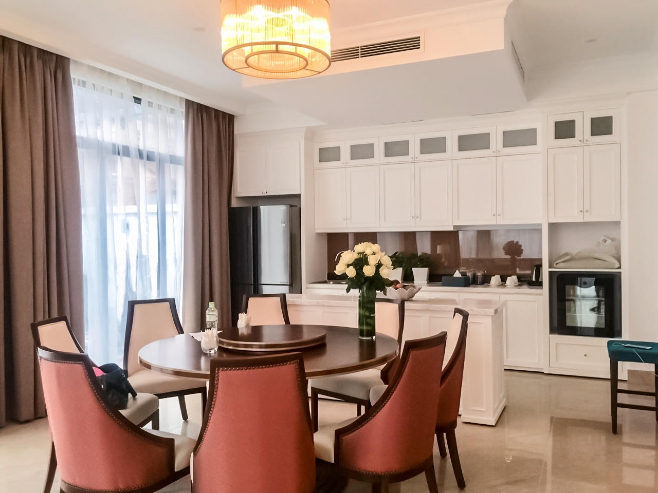 Khám phá biệt thự phong cách Địa Trung Hải bên vịnh Hạ Long