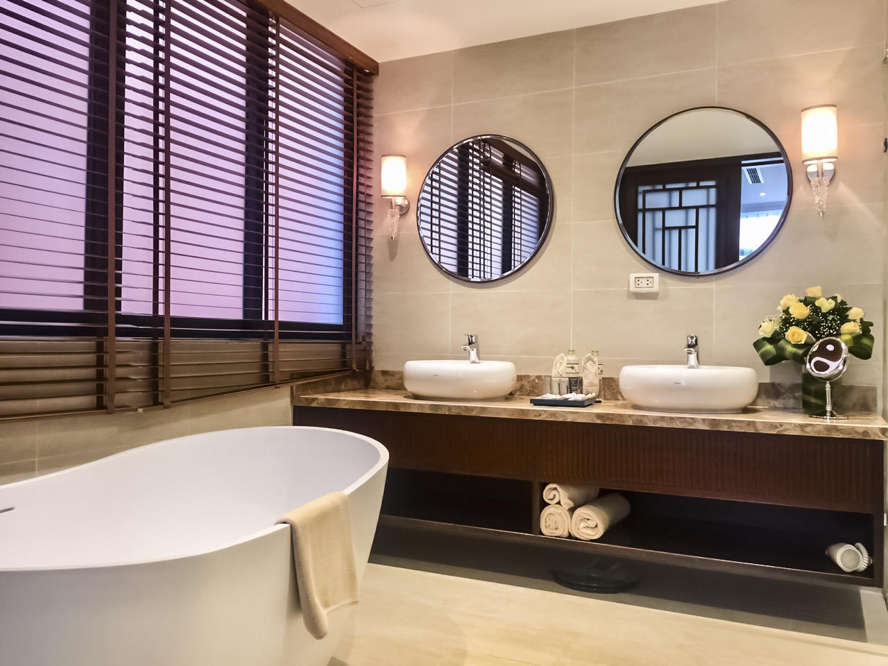 Khám phá biệt thự phong cách Địa Trung Hải bên vịnh Hạ Long