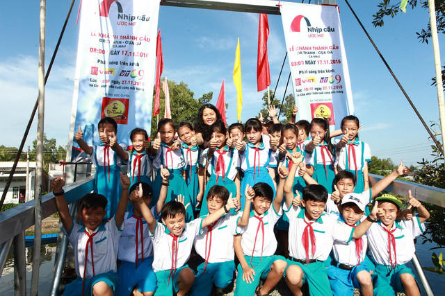 Người dân miền Tây được tặng 8 cây cầu làm "quà Tết"