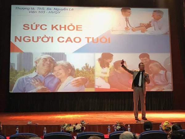 Vinamilk tiếp tục hành trình chăm sóc sức khỏe cho người cao tuổi trên cả nước