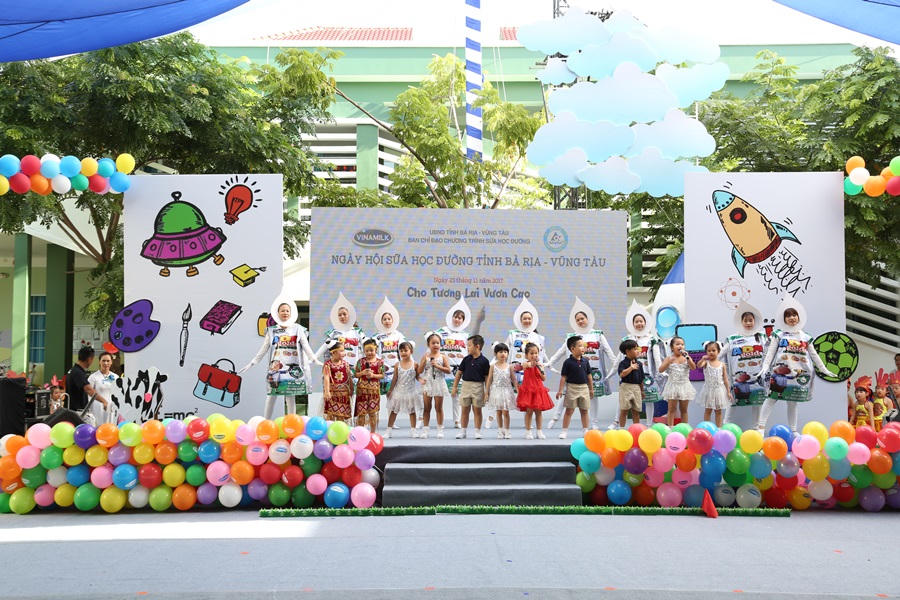 Vinamilk - 10 năm tiên phong và đồng hành cùng chương trình “Sữa học đường” 