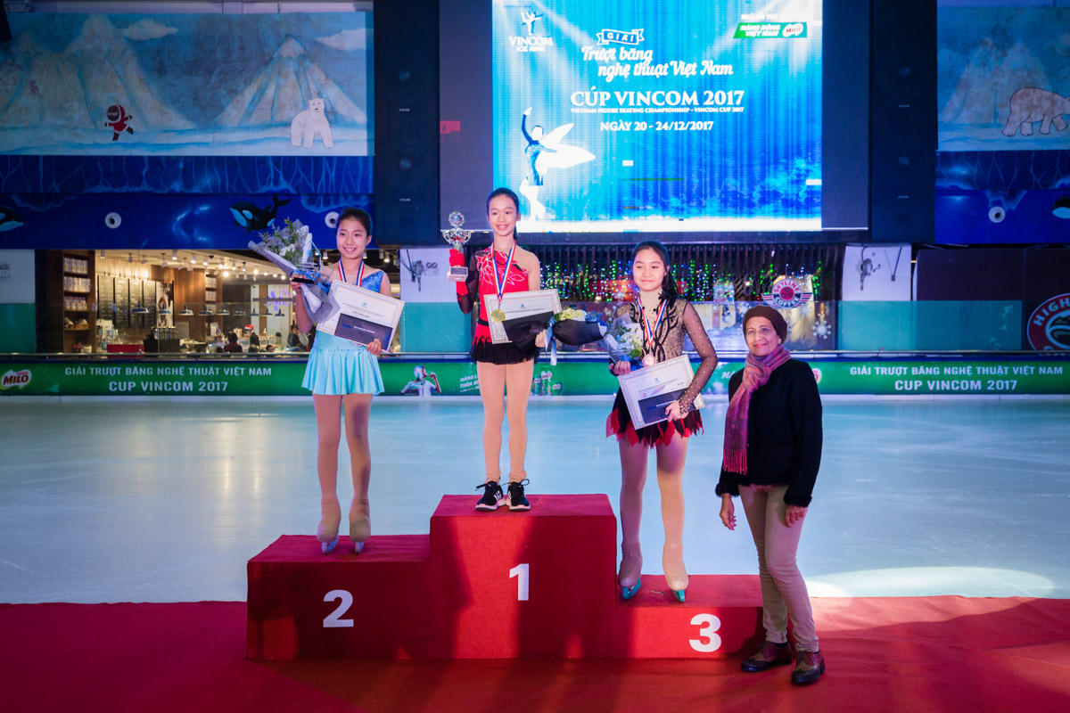 Chiêm ngưỡng những khoảnh khắc đẹp tới "nín thở" tại Giải trượt băng nghệ thuật Việt Nam 2017