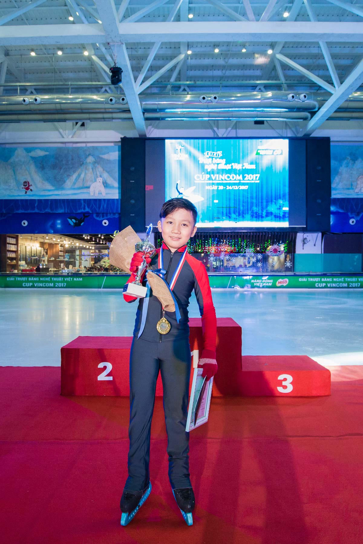 Chiêm ngưỡng những khoảnh khắc đẹp tới "nín thở" tại Giải trượt băng nghệ thuật Việt Nam 2017