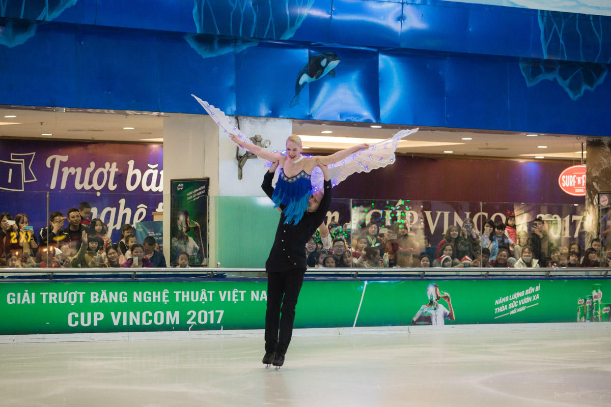 Chiêm ngưỡng những khoảnh khắc đẹp tới "nín thở" tại Giải trượt băng nghệ thuật Việt Nam 2017