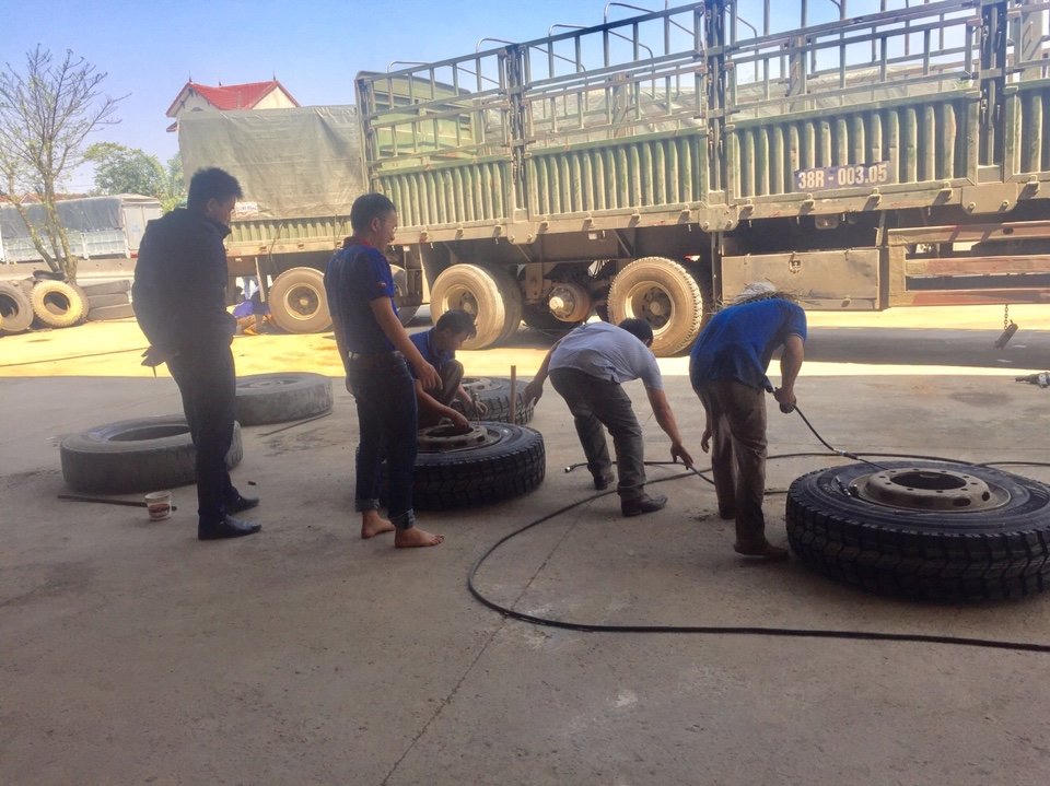 CÔNG TY TNHH ĐỨC HIẾU HÀ TĨNH CHUYÊN PHÂN PHỐI CÁC LOẠI LỐP Ô TÔ