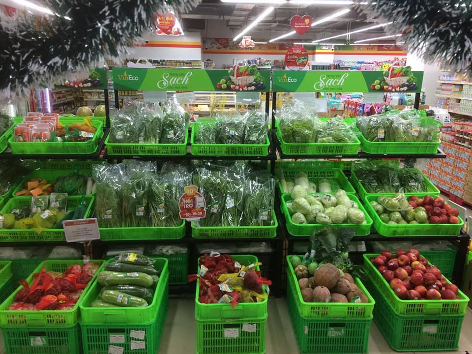 VinMart+ cấp tập khai trương 1 ngày 3 cửa hàng đón tết