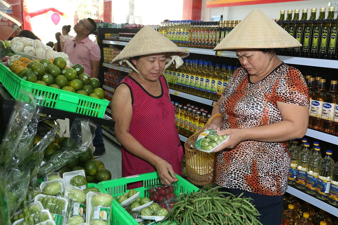 VinMart+ cấp tập khai trương 1 ngày 3 cửa hàng đón tết