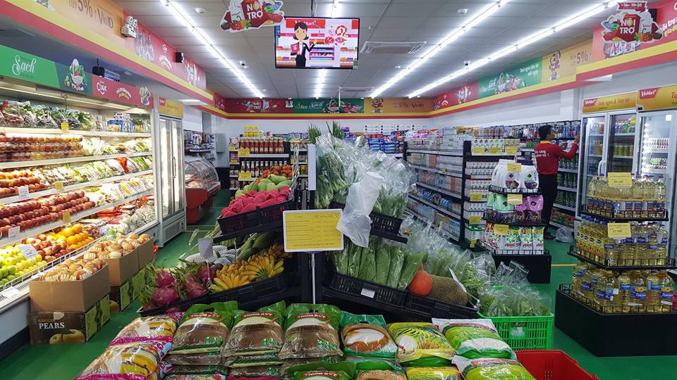 VinMart+ cấp tập khai trương 1 ngày 3 cửa hàng đón tết