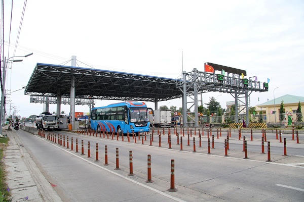 Chủ tịch TP Cần Thơ chỉ đạo xả trạm tại BOT Cần Thơ - Phụng Hiệp để giải quyết ùn tắc giao thông