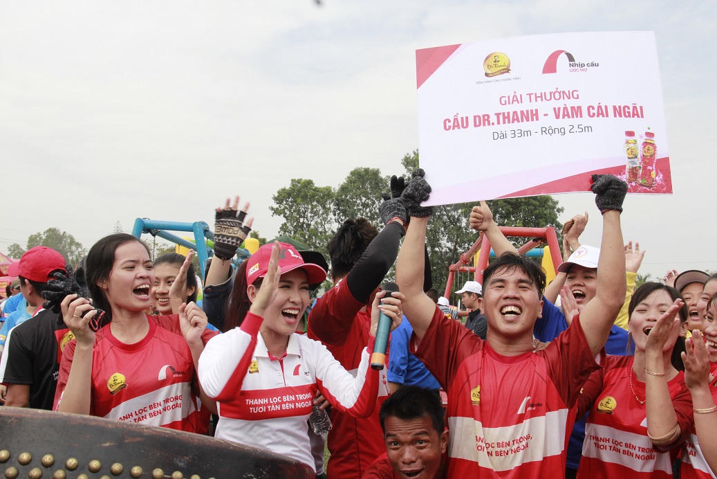 Hàng vạn người dân Cần Thơ, Sóc Trăng tiếp tục nhận quà Tết từ Tân Hiệp Phát