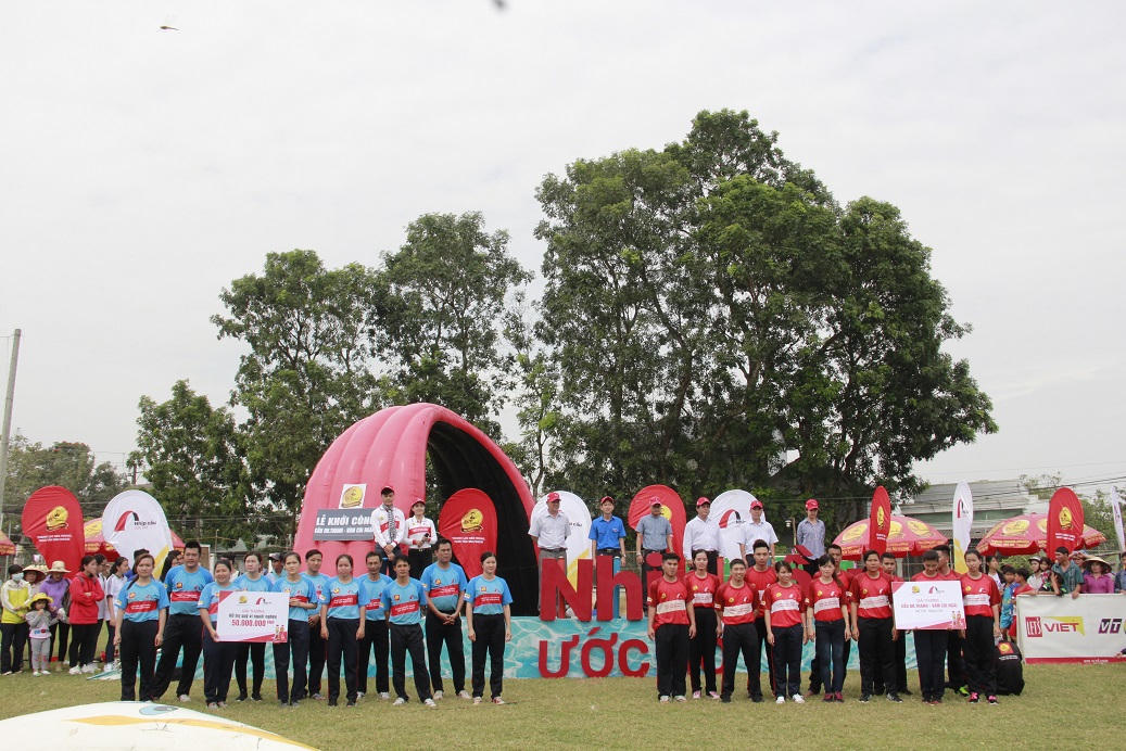 Hàng vạn người dân Cần Thơ, Sóc Trăng tiếp tục nhận quà Tết từ Tân Hiệp Phát