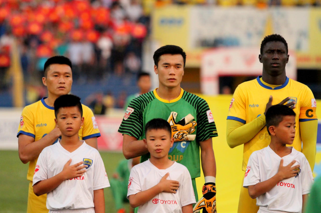 Tiến Dũng: Thủ môn “triệu người mê” được phát hiện và tỏa sáng như thế nào?