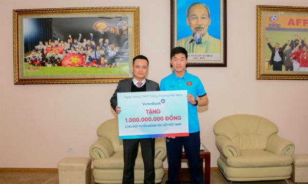 VietinBank trao tặng U23 Việt Nam 1 tỷ đồng 